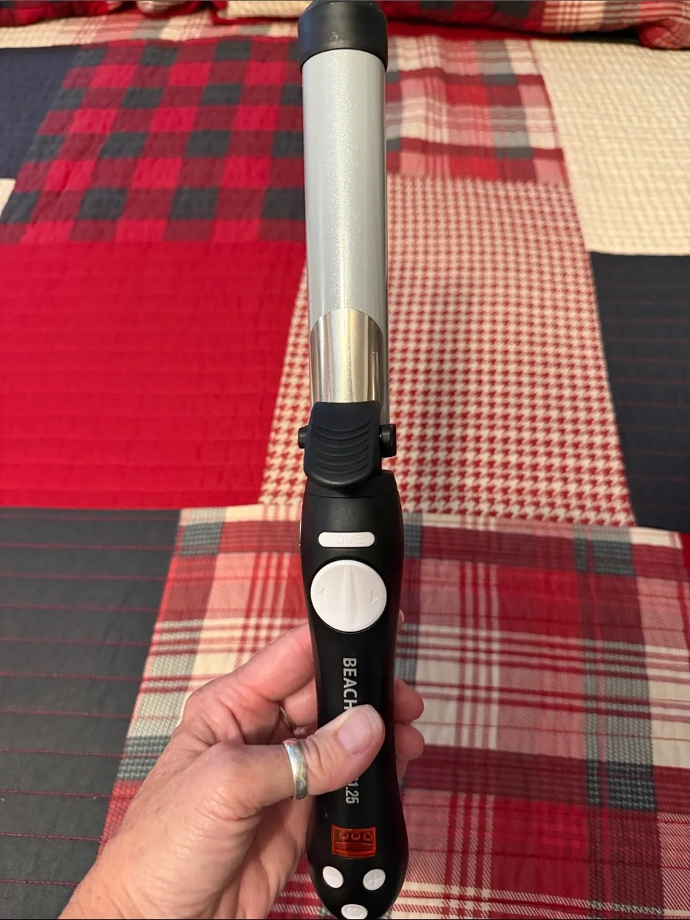 Beachwaver 1-inch Curling Wand in Black and Silver